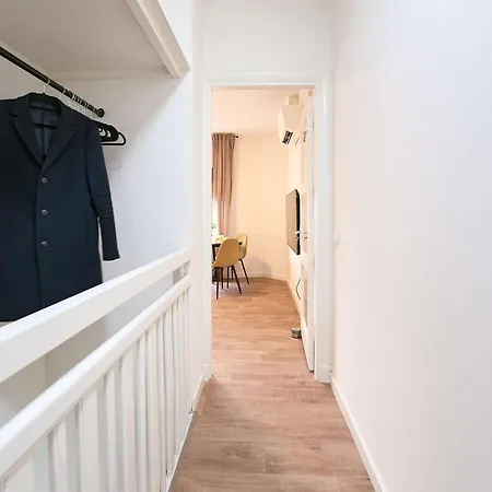In The Heart Of Vibrant Apartment *